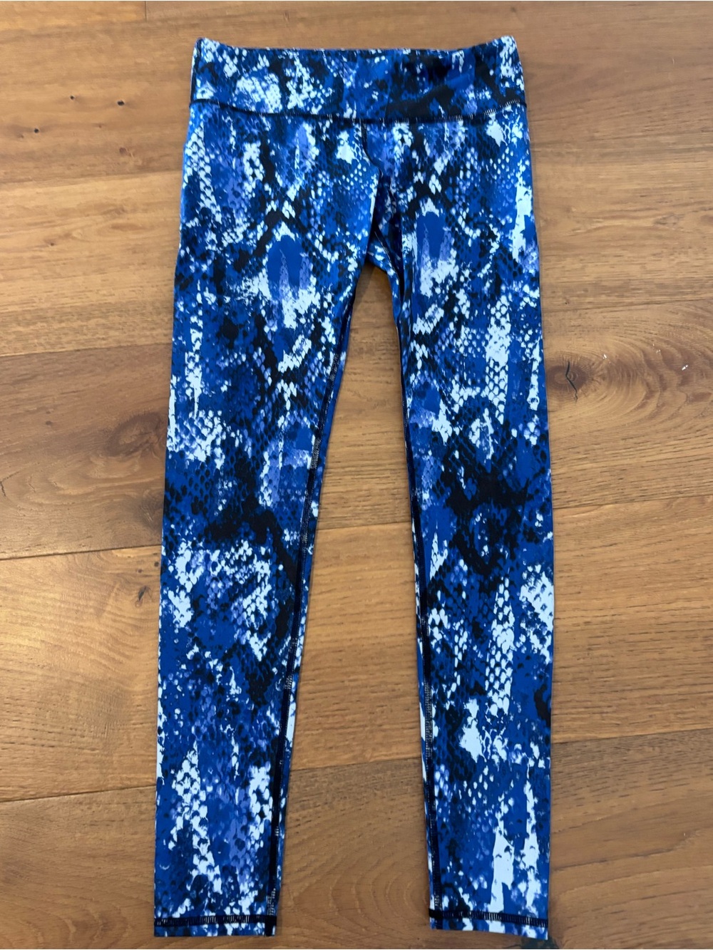ALO Yoga Blue Snake-Print cropped Leggings